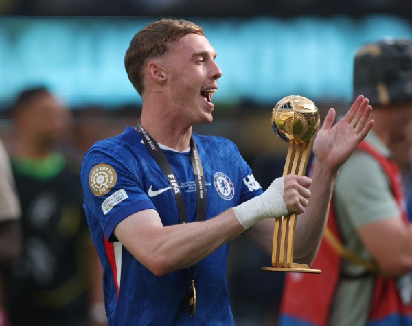 HLV Chelsea sung sướng tột độ vì vô địch, đội trưởng PSG nói lời cay đắng