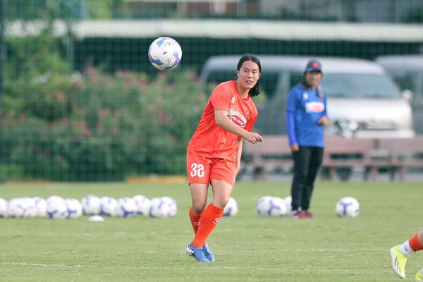 Cầu thủ Việt kiều Nam Mi chia tay Việt Nam: 'Thật buồn khi phải rời đi' Cầu thủ Việt kiều Nam Mi chia tay Việt Nam: 'Thật buồn khi phải rời đi'