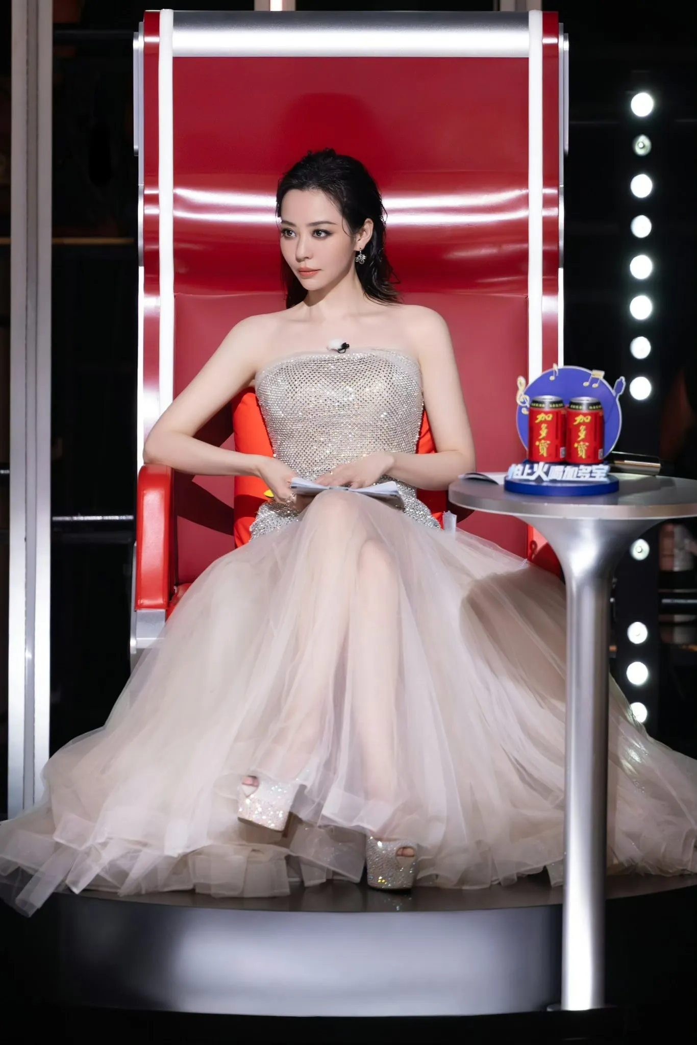 Thời trang của Trương Lương Dĩnh tại Sing!Asia 2025 Thời trang của Trương Lương Dĩnh tại Sing!Asia 2025