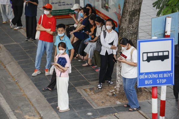 Phương tiện công cộng Hà Nội: 'Đa dạng nhưng chưa tiện'