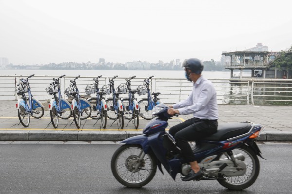 Phương tiện công cộng Hà Nội: 'Đa dạng nhưng chưa tiện'