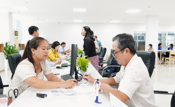 Đẩy nhanh phân cấp, ủy quyền để người dân bớt phải chờ Đẩy nhanh phân cấp, ủy quyền để người dân bớt phải chờ