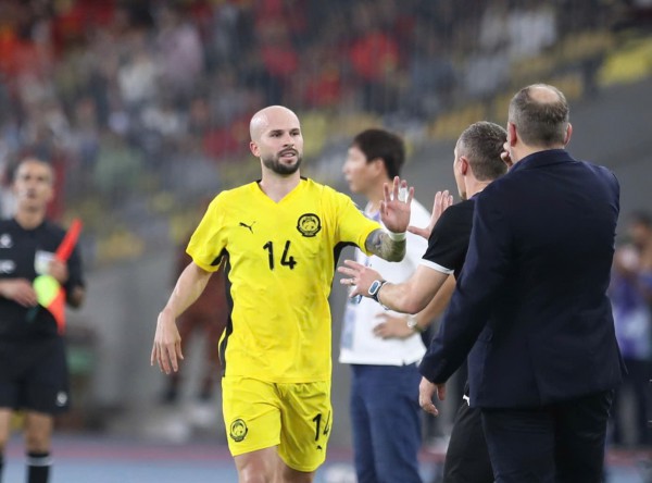 Đua nóng đội tuyển Việt Nam: Sếp FAM ‘bất chấp’ dư luận, ưu ái CLB Johor Darul Ta'zim? Đua nóng đội tuyển Việt Nam: Sếp FAM ‘bất chấp’ dư luận, ưu ái CLB Johor Darul Ta'zim?