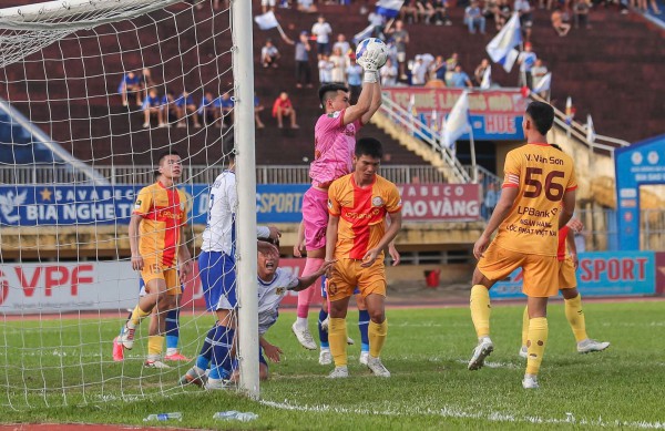 TP.HCM có 4 đội đá hạng nhất, nhưng suất lên V-League nhiều khả năng thuộc về... TP.HCM có 4 đội đá hạng nhất, nhưng suất lên V-League nhiều khả năng thuộc về...