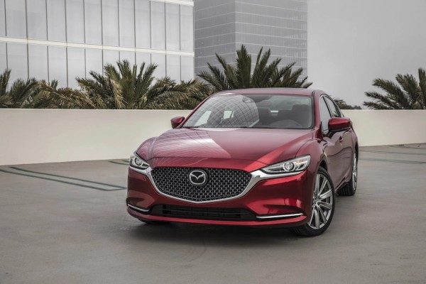 Sedan hạng D: Khách mua giảm sút, chỉ còn Toyota Camry, KIA K5 đua doanh số Sedan hạng D: Khách mua giảm sút, chỉ còn Toyota Camry, KIA K5 đua doanh số