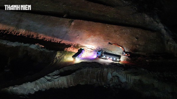 Gia Lai: Khai thác đất rầm rộ vào ban đêm, bất chấp quy định