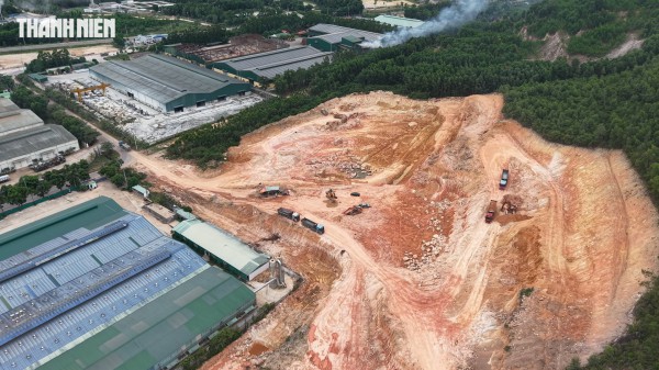Gia Lai: Khai thác đất rầm rộ vào ban đêm, bất chấp quy định Gia Lai: Khai thác đất rầm rộ vào ban đêm, bất chấp quy định