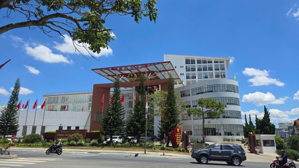 Lâm Đồng chi hơn 68 tỉ đồng hỗ trợ cán bộ sau sáp nhập Lâm Đồng chi hơn 68 tỉ đồng hỗ trợ cán bộ sau sáp nhập