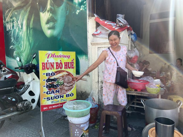 Quán bún bò Huế sửa bảng hiệu, đổi món: Vì sao giò chả bỗng 'biến mất'? Quán bún bò Huế sửa bảng hiệu, đổi món: Vì sao giò chả bỗng 'biến mất'?