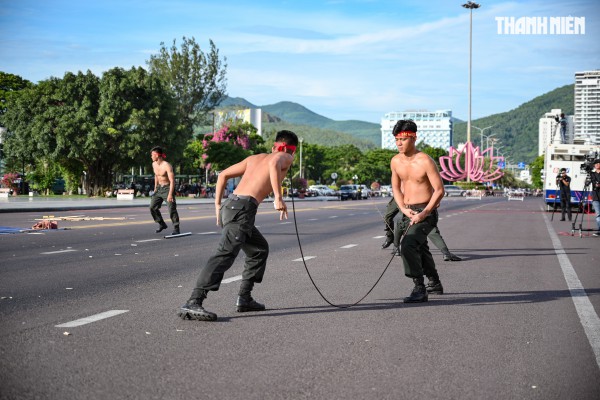 Mãn nhãn với màn biểu diễn võ thuật trong lễ ra quân của Công an tỉnh Gia Lai
