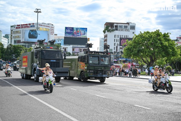 Mãn nhãn với màn biểu diễn võ thuật trong lễ ra quân của Công an tỉnh Gia Lai