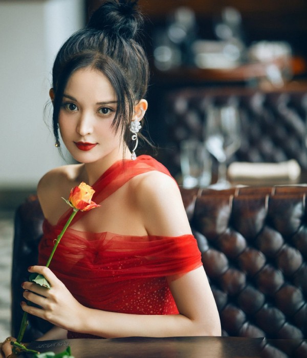 5 bước dưỡng da căng bóng của mỹ nhân Tân Cương Cổ Lực Na Trát
