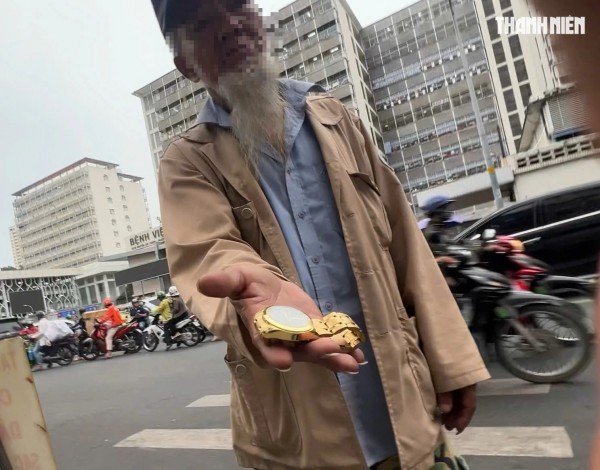 Cần dẹp nạn bán điện thoại 'iPhone' giả quanh các bệnh viện lớn ở TP.HCM