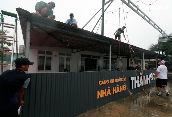 Người dân Hải Phòng căng mình ứng phó bão số 3 (Wipha) Người dân Hải Phòng căng mình ứng phó bão số 3 (Wipha)