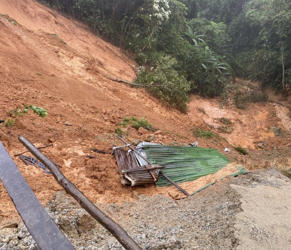 Hoàn lưu bão số 3 gây thiệt hại nặng nề tại miền núi phía tây Quảng Ngãi Hoàn lưu bão số 3 gây thiệt hại nặng nề tại miền núi phía tây Quảng Ngãi