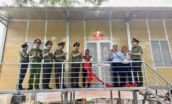4 tháng 5 ngày, Bộ Công an thực hiện xong 1.143 nhà tặng người nghèo Quảng Trị