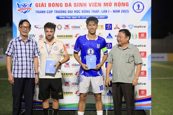 Nhiều cựu danh thủ hội ngộ mừng đội Trường ĐH Đồng Tháp vào bán kết giải sinh viên