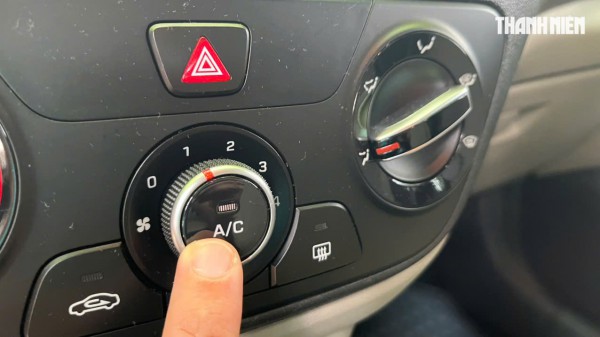 Cách chỉnh điều hòa ô tô để cửa kính không bị mờ hơi sương khi lái xe