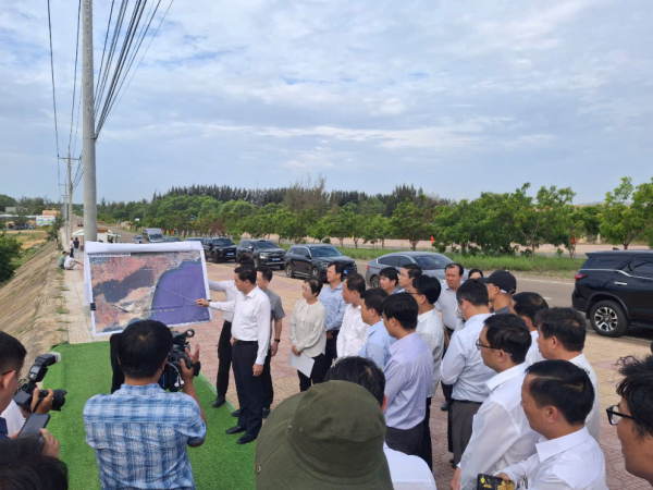Bí thư Lâm Đồng Y Thanh Hà Niê Kđăm khảo sát các dự án ven biển Bí thư Lâm Đồng Y Thanh Hà Niê Kđăm khảo sát các dự án ven biển