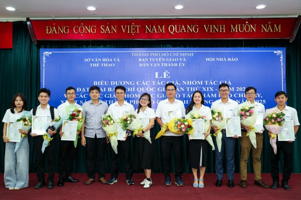 TP.HCM khen thưởng 10 tác phẩm hay, xuất sắc của Báo Thanh Niên TP.HCM khen thưởng 10 tác phẩm hay, xuất sắc của Báo Thanh Niên