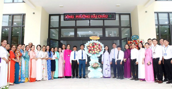 Cán bộ làm việc với tinh thần làm ngày làm đêm phục vụ người dân Cán bộ làm việc với tinh thần làm ngày làm đêm phục vụ người dân