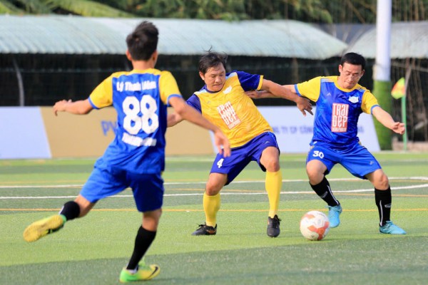 Công Nhậm lập hat-trick, Minh 'nhí' ghi cú đúp tạo kịch tính tại Trường ĐH Đồng Tháp Công Nhậm lập hat-trick, Minh 'nhí' ghi cú đúp tạo kịch tính tại Trường ĐH Đồng Tháp