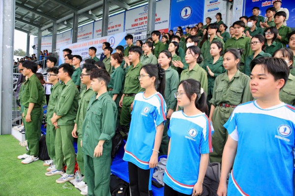 Công Nhậm lập hat-trick, Minh 'nhí' ghi cú đúp tạo kịch tính tại Trường ĐH Đồng Tháp Công Nhậm lập hat-trick, Minh 'nhí' ghi cú đúp tạo kịch tính tại Trường ĐH Đồng Tháp