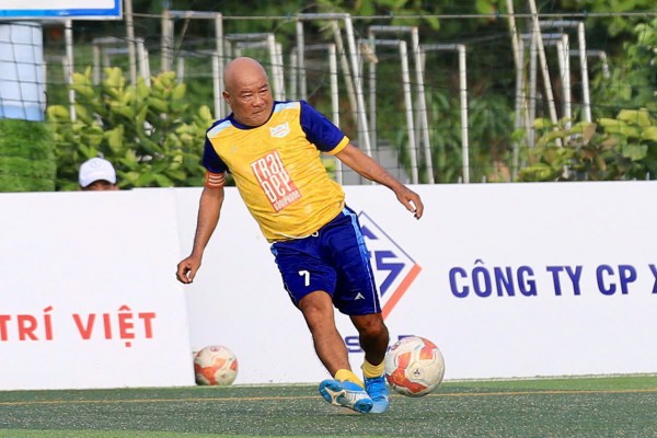 Công Nhậm lập hat-trick, Minh 'nhí' ghi cú đúp tạo kịch tính tại Trường ĐH Đồng Tháp Công Nhậm lập hat-trick, Minh 'nhí' ghi cú đúp tạo kịch tính tại Trường ĐH Đồng Tháp