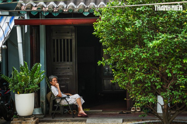 Mộ cổ 136 năm ở TP.HCM hình bát giác, của bác học thông thạo 26 ngôn ngữ Mộ cổ 136 năm ở TP.HCM hình bát giác, của bác học thông thạo 26 ngôn ngữ