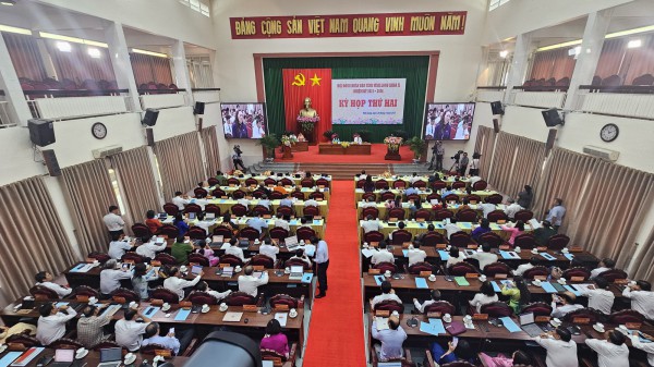 Vĩnh Long bố trí hơn 237 tỉ đồng hỗ trợ cán bộ đi làm xa nhà Vĩnh Long bố trí hơn 237 tỉ đồng hỗ trợ cán bộ đi làm xa nhà