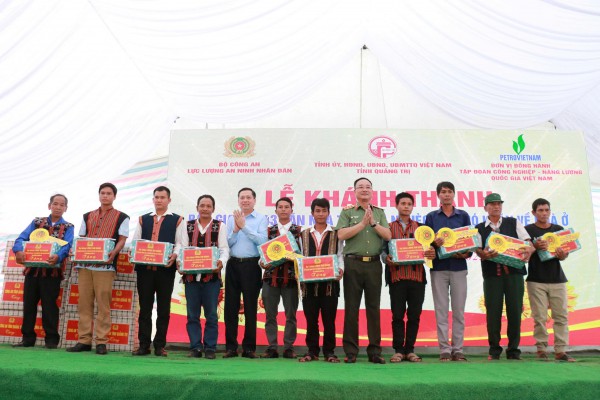 4 tháng 5 ngày, Bộ Công an thực hiện xong 1.143 nhà tặng người nghèo Quảng Trị
