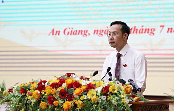 An Giang: Hỗ trợ 5 triệu đồng/người/tháng cho cán bộ do chuyển trung tâm hành chính An Giang: Hỗ trợ 5 triệu đồng/người/tháng cho cán bộ do chuyển trung tâm hành chính