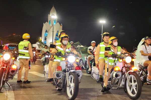 CSGT Khánh Hòa công khai số điện thoại 'nóng' của trưởng phòng CSGT Khánh Hòa công khai số điện thoại 'nóng' của trưởng phòng
