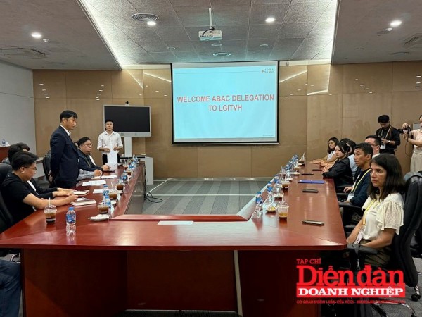 Các doanh nghiệp đại diện cho 21 nền kinh tế thăm mô hình kinh tế đặc trưng của Hải Phòng
