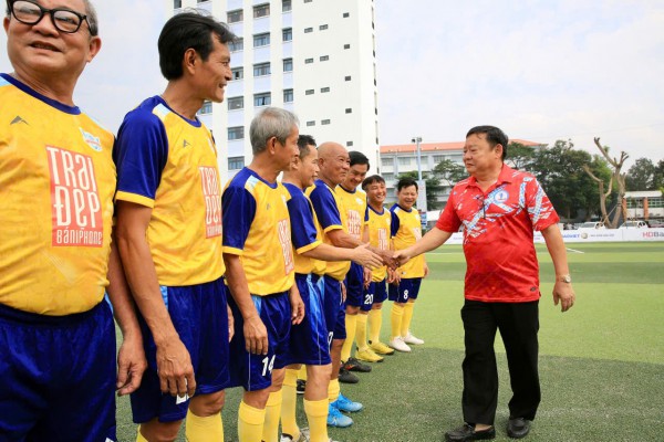 Công Nhậm lập hat-trick, Minh 'nhí' ghi cú đúp tạo kịch tính tại Trường ĐH Đồng Tháp Công Nhậm lập hat-trick, Minh 'nhí' ghi cú đúp tạo kịch tính tại Trường ĐH Đồng Tháp