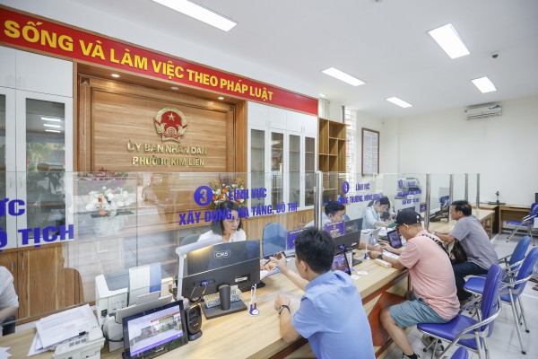 Công dân đến phường giải quyết thủ tục đông gấp 4-5 lần
