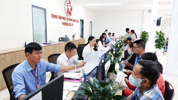 Đẩy nhanh phân cấp, ủy quyền để người dân bớt phải chờ Đẩy nhanh phân cấp, ủy quyền để người dân bớt phải chờ