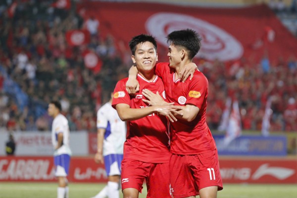 Đội trưởng Khuất Văn Khang: Kỷ lục kiến tạo, chuyên 'tháo nút' khó cho U.23 Việt Nam Đội trưởng Khuất Văn Khang: Kỷ lục kiến tạo, chuyên 'tháo nút' khó cho U.23 Việt Nam