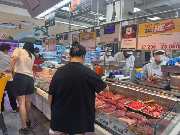 Giá heo hơi hôm nay 25.7.2025: Lùi về mốc 62.000 đồng/kg