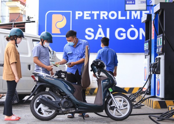 Giá xăng dầu hôm nay 24.7.2025: Xăng chiều nay giảm bao nhiêu đồng một lít?