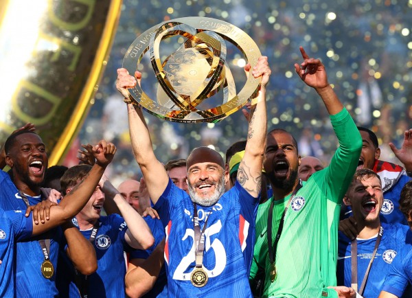 HLV Chelsea sung sướng tột độ vì vô địch, đội trưởng PSG nói lời cay đắng