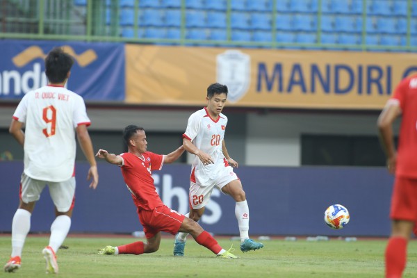 HLV Kim Sang-sik đối mặt với 'canh bạc' của chính mình ở U.23 Việt Nam HLV Kim Sang-sik đối mặt với 'canh bạc' của chính mình ở U.23 Việt Nam