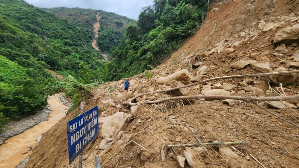 Hoang tàn sau lũ dữ Hoang tàn sau lũ dữ