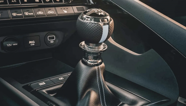 Hyundai cho rằng: 'Không còn ai muốn mua ô tô số sàn nữa'