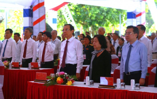 Lãnh đạo TP.HCM dâng hương tưởng nhớ anh hùng, liệt sĩ tại đặc khu Côn Đảo