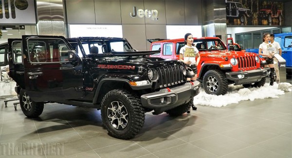 Loạt xe Jeep nhập từ Mỹ giảm giá 'xả hàng', sâu nhất gần 3 tỉ đồng Loạt xe Jeep nhập từ Mỹ giảm giá 'xả hàng', sâu nhất gần 3 tỉ đồng