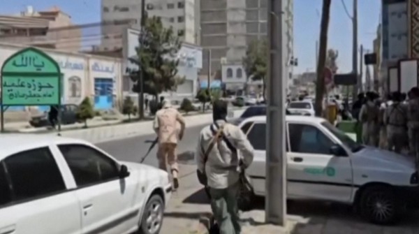 Mang bom tấn công vào tòa án Iran, ít nhất 9 người chết