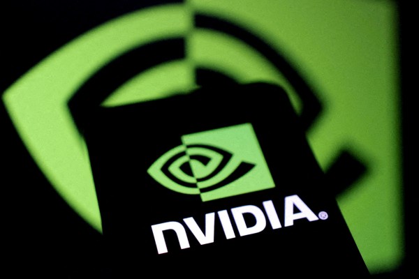 NVIDIA trở thành doanh nghiệp đầu tiên có giá trị vượt 4.000 tỉ USD