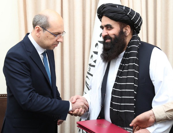 Nga trở thành nước đầu tiên chính thức công nhận chính quyền Taliban Nga trở thành nước đầu tiên chính thức công nhận chính quyền Taliban