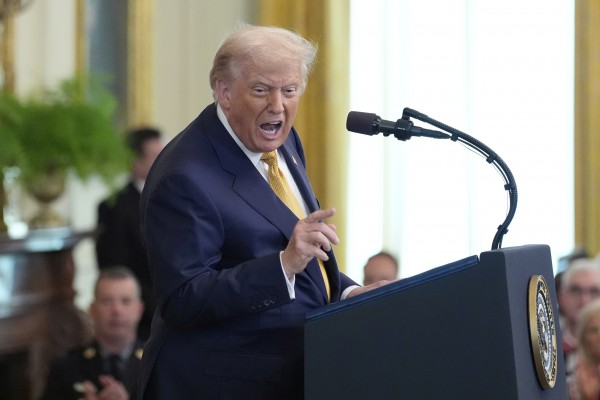 Ông Trump dọa kiện báo Mỹ về bài viết liên quan tỉ phú ấu dâm Jeffrey Epstein Ông Trump dọa kiện báo Mỹ về bài viết liên quan tỉ phú ấu dâm Jeffrey Epstein